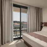 Vista Luxury 4*