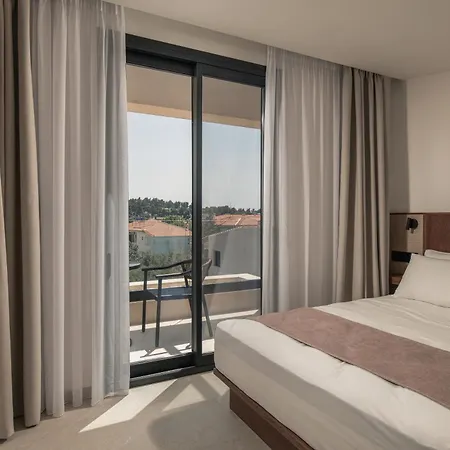 Vista Luxury 4*